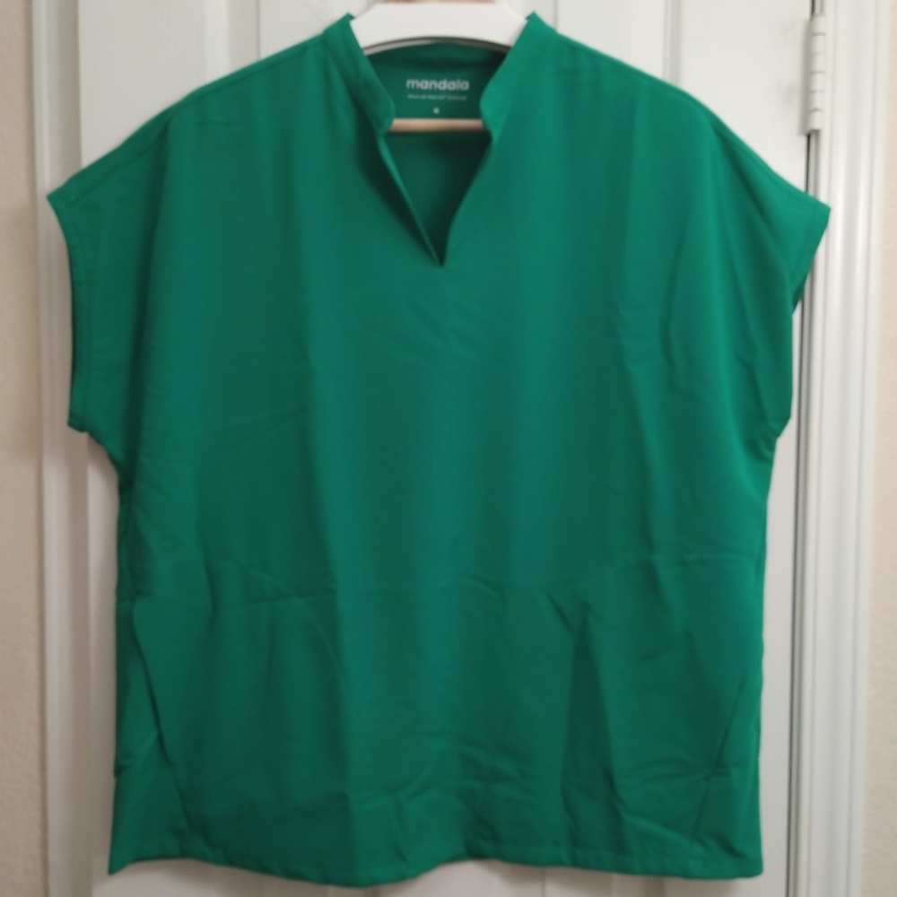 Mandala Oversized Scrub Top M - Picture 3 of 9